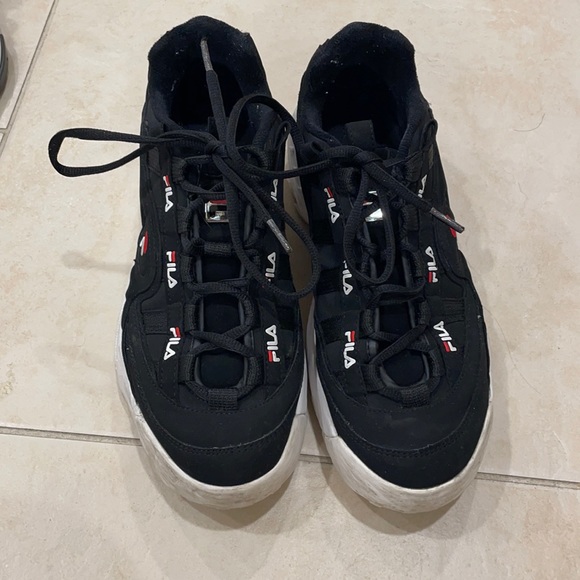 Fila woman’s black chunky sneakers size 10.5 - Picture 1 of 6